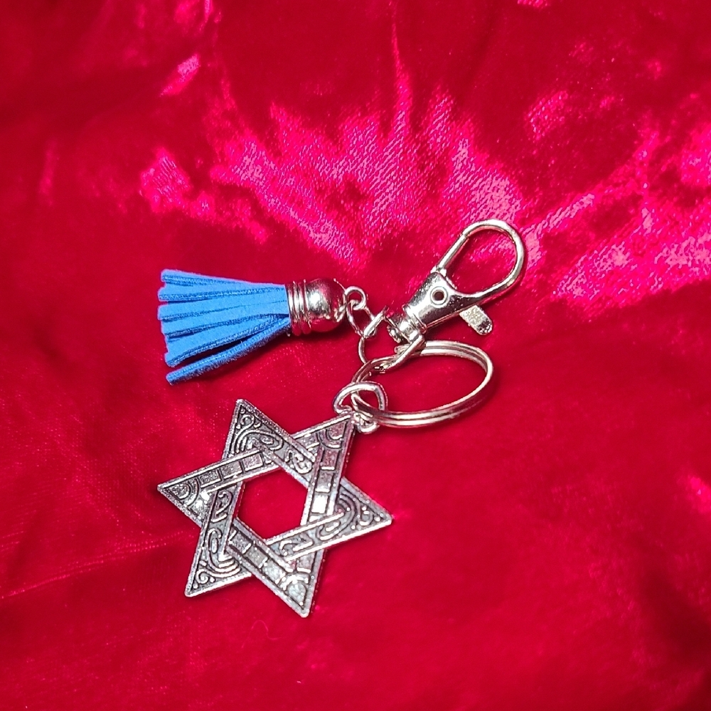 Star Of David 2 sided Silvertone Keychain with Blue Tassel NWT